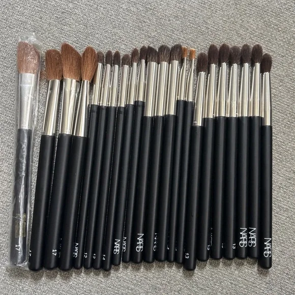 NARS 22pc Brush Set – Vintage Squirrel Hair, Rare Early 2000s Backstock japan - Picture 1 of 12